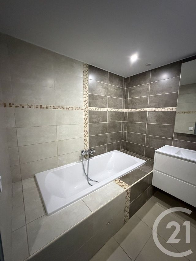 Maison &agrave; louer - 5 pi&egrave;ces - 113 m2 - Villefranche Sur Saone - 69 - RHONE-ALPES