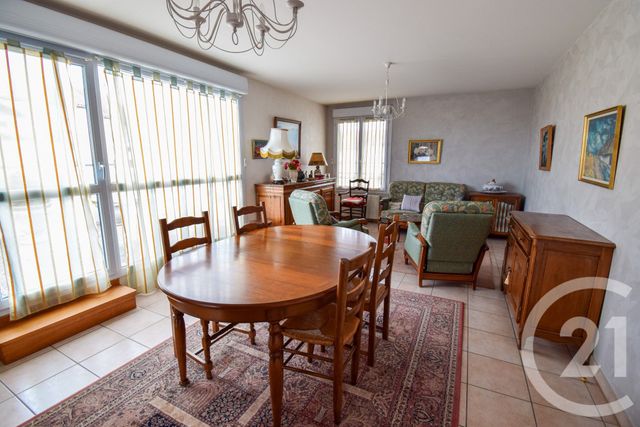 Afficher la photo en grand Appartement T5 à vendre - 5 pièces - 100,64 m2 - Villefranche Sur Saone - 69 - RHONE-ALPES