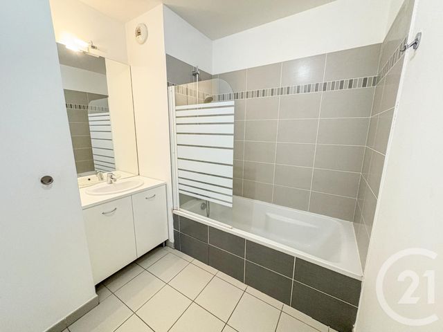 Appartement F3 &agrave; louer - 3 pi&egrave;ces - 66,97 m2 - Jassans Riottier - 01 - RHONE-ALPES