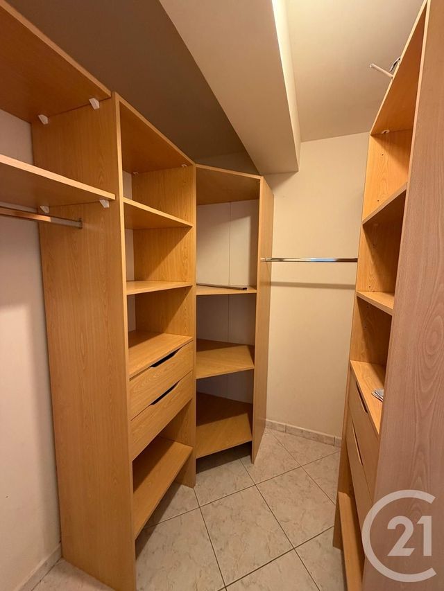 Maison &agrave; louer - 5 pi&egrave;ces - 154,62 m2 - Reyrieux - 01 - RHONE-ALPES