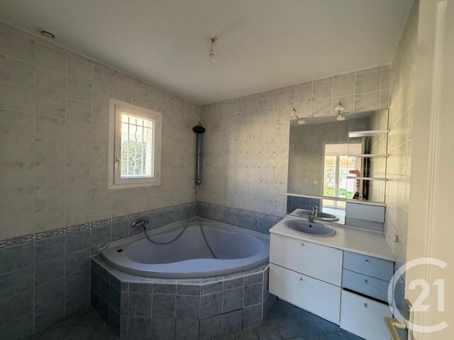 Maison &agrave; louer - 5 pi&egrave;ces - 154,62 m2 - Reyrieux - 01 - RHONE-ALPES