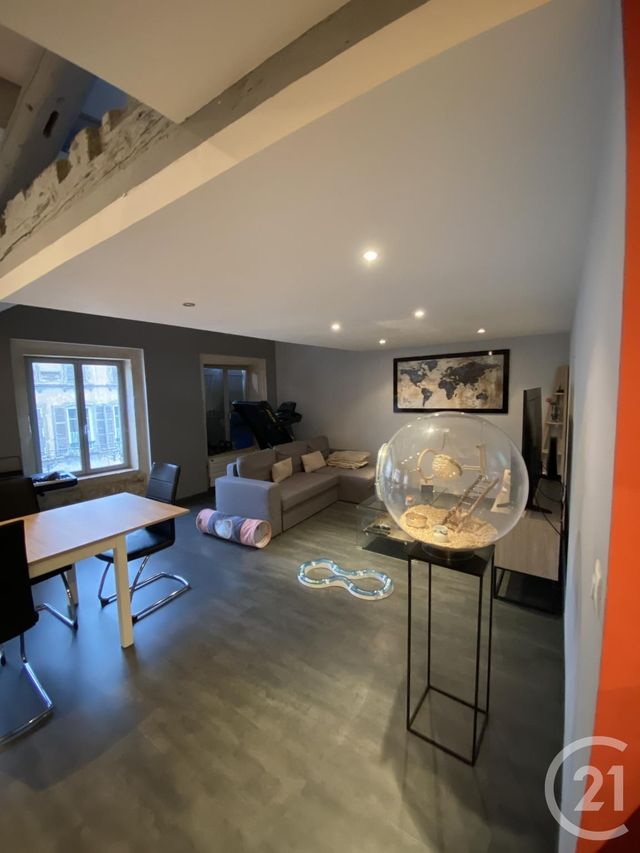 Appartement F2 &agrave; louer - 3 pi&egrave;ces - 76,21 m2 - Villefranche Sur Saone - 69 - RHONE-ALPES