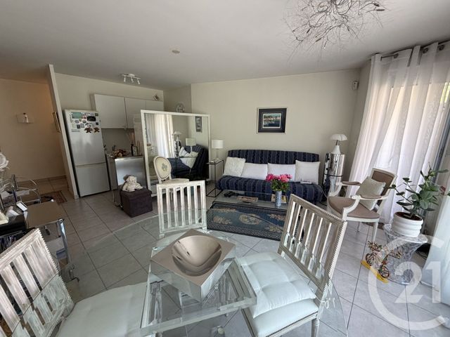 Appartement F3 &agrave; louer - 3 pi&egrave;ces - 63,74 m2 - Fontaines Sur Saone - 69 - RHONE-ALPES