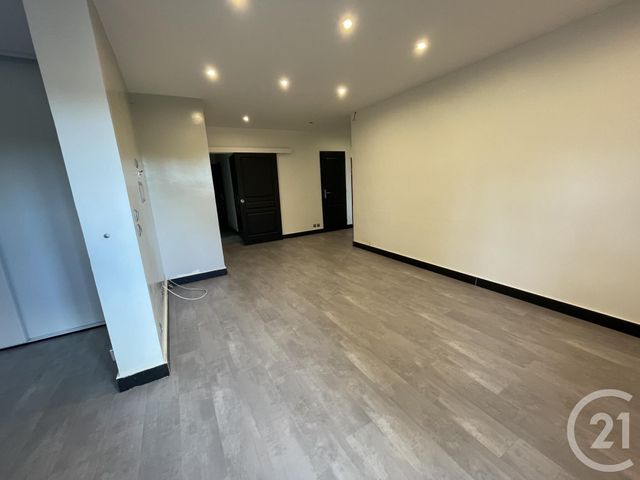 Appartement T4 &agrave; louer - 4 pi&egrave;ces - 89 m2 - Villefranche Sur Saone - 69 - RHONE-ALPES