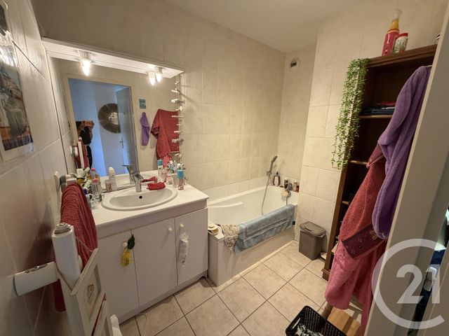 Appartement F3 &agrave; louer - 3 pi&egrave;ces - 75 m2 - Fareins - 01 - RHONE-ALPES