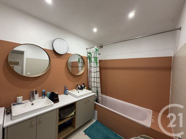 Appartement F3 &agrave; louer - 3 pi&egrave;ces - 76,69 m2 - Lozanne - 69 - RHONE-ALPES