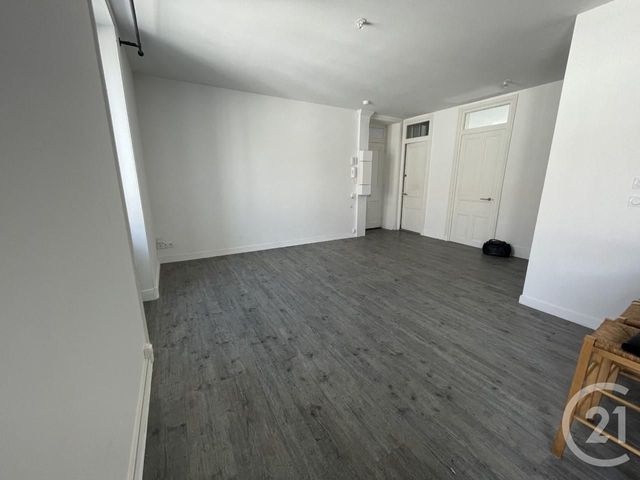 Appartement F3 &agrave; louer - 3 pi&egrave;ces - 74,76 m2 - Villefranche Sur Saone - 69 - RHONE-ALPES