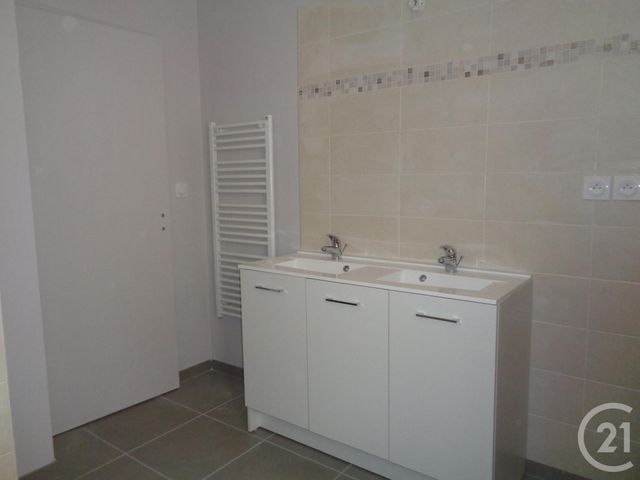 Appartement F3 &agrave; louer - 3 pi&egrave;ces - 78 m2 - Trevoux - 01 - RHONE-ALPES