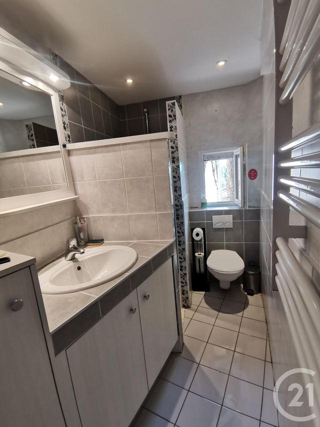 Appartement T3 &agrave; louer - 3 pi&egrave;ces - 61,04 m2 - Trevoux - 01 - RHONE-ALPES