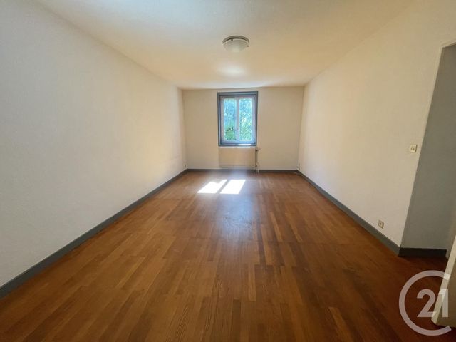 Appartement F3 à louer - 3 pièces - 105,95 m2 - Romaneche Thorins - 71 - BOURGOGNE