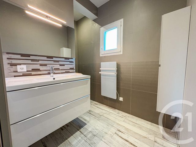 Maison à vendre - 5 pièces - 139,25 m2 - La Chapelle De Guinchay - 71 - BOURGOGNE