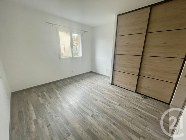 Maison &agrave; louer - 5 pi&egrave;ces - 134 m2 - La Chapelle De Guinchay - 71 - BOURGOGNE