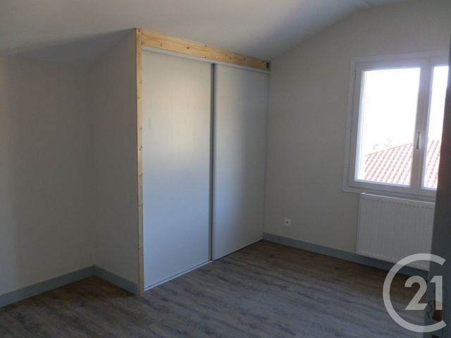 Maison &agrave; louer - 4 pi&egrave;ces - 120,87 m2 - Pruzilly - 71 - BOURGOGNE