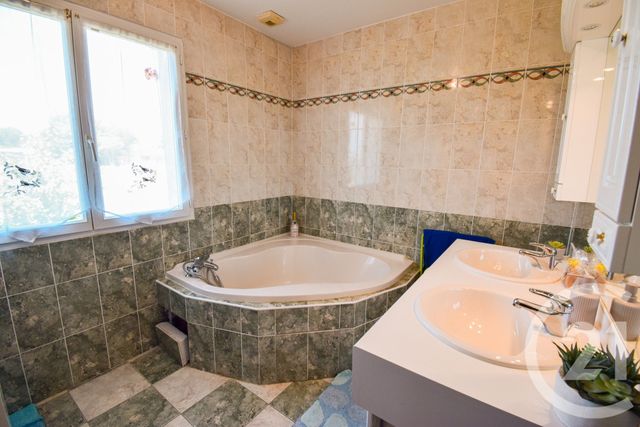 Maison &agrave; vendre - 7 pi&egrave;ces - 141,24 m2 - Montceaux - 01 - RHONE-ALPES