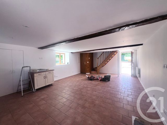 Maison &agrave; louer - 4 pi&egrave;ces - 108 m2 - La Chapelle De Guinchay - 71 - BOURGOGNE