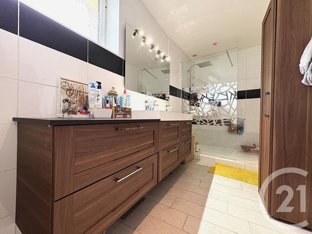 Maison &agrave; louer - 3 pi&egrave;ces - 64,62 m2 - Montmerle Sur Saone - 01 - RHONE-ALPES