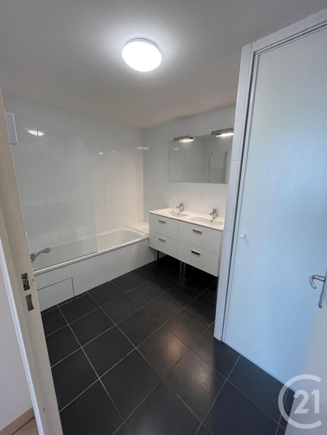 Appartement F4 &agrave; louer - 4 pi&egrave;ces - 81,61 m2 - Villefranche Sur Saone - 69 - RHONE-ALPES