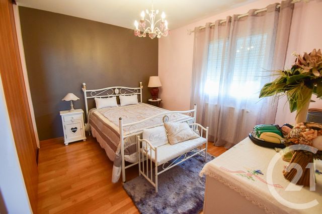 Afficher la photo en grand Maison à vendre - 6 pièces - 168 m2 - Savigneux - 01 - RHONE-ALPES