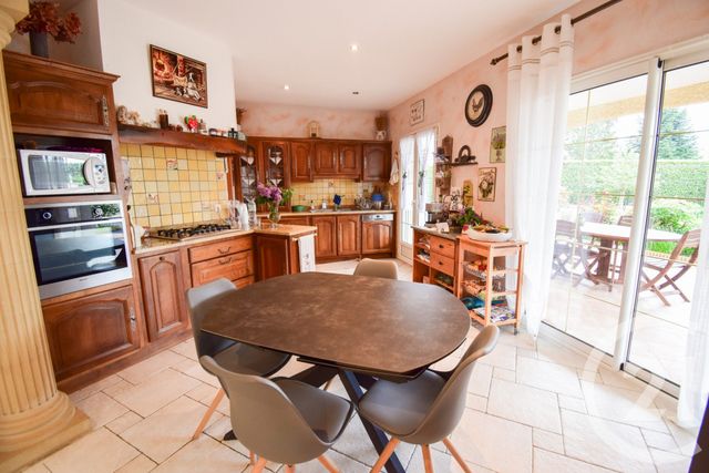 Afficher la photo en grand Maison à vendre - 6 pièces - 168 m2 - Savigneux - 01 - RHONE-ALPES