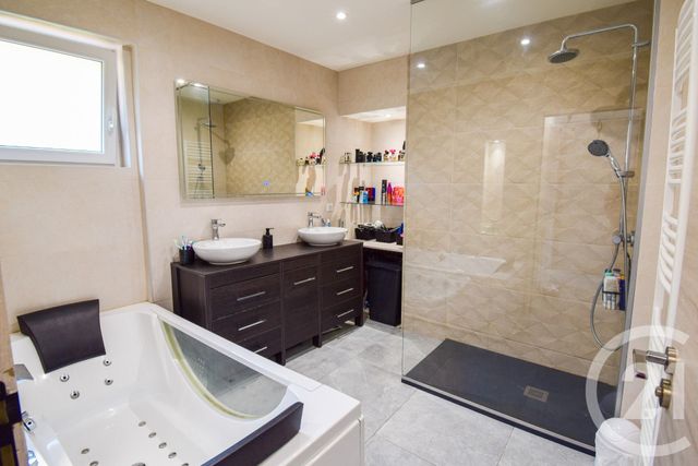 Afficher la photo en grand Maison à vendre - 5 pièces - 121,06 m2 - Tarare - 69 - RHONE-ALPES