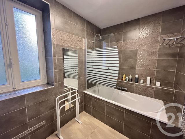 Afficher la photo en grand Maison à vendre - 6 pièces - 172 m2 - Tarare - 69 - RHONE-ALPES