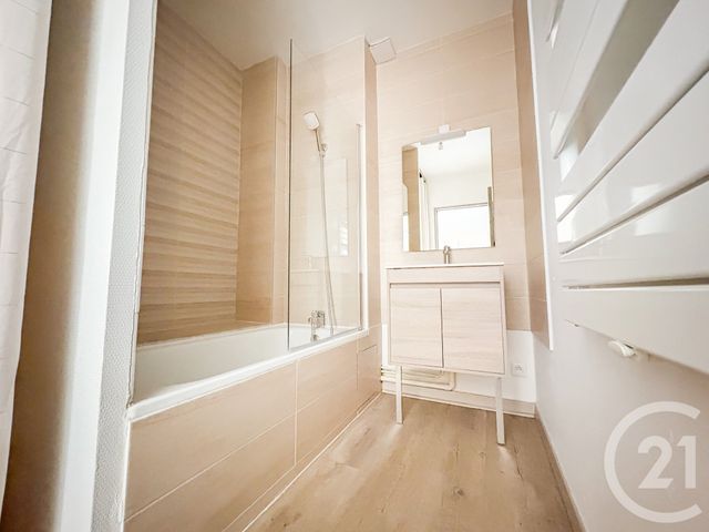 Afficher la photo en grand Appartement F4 à vendre - 5 pièces - 98,40 m2 - Amplepuis - 69 - RHONE-ALPES