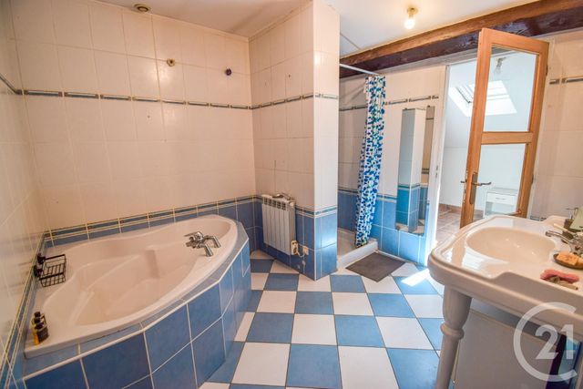 Afficher la photo en grand Appartement F5 à vendre - 6 pièces - 156,80 m2 - Tarare - 69 - RHONE-ALPES